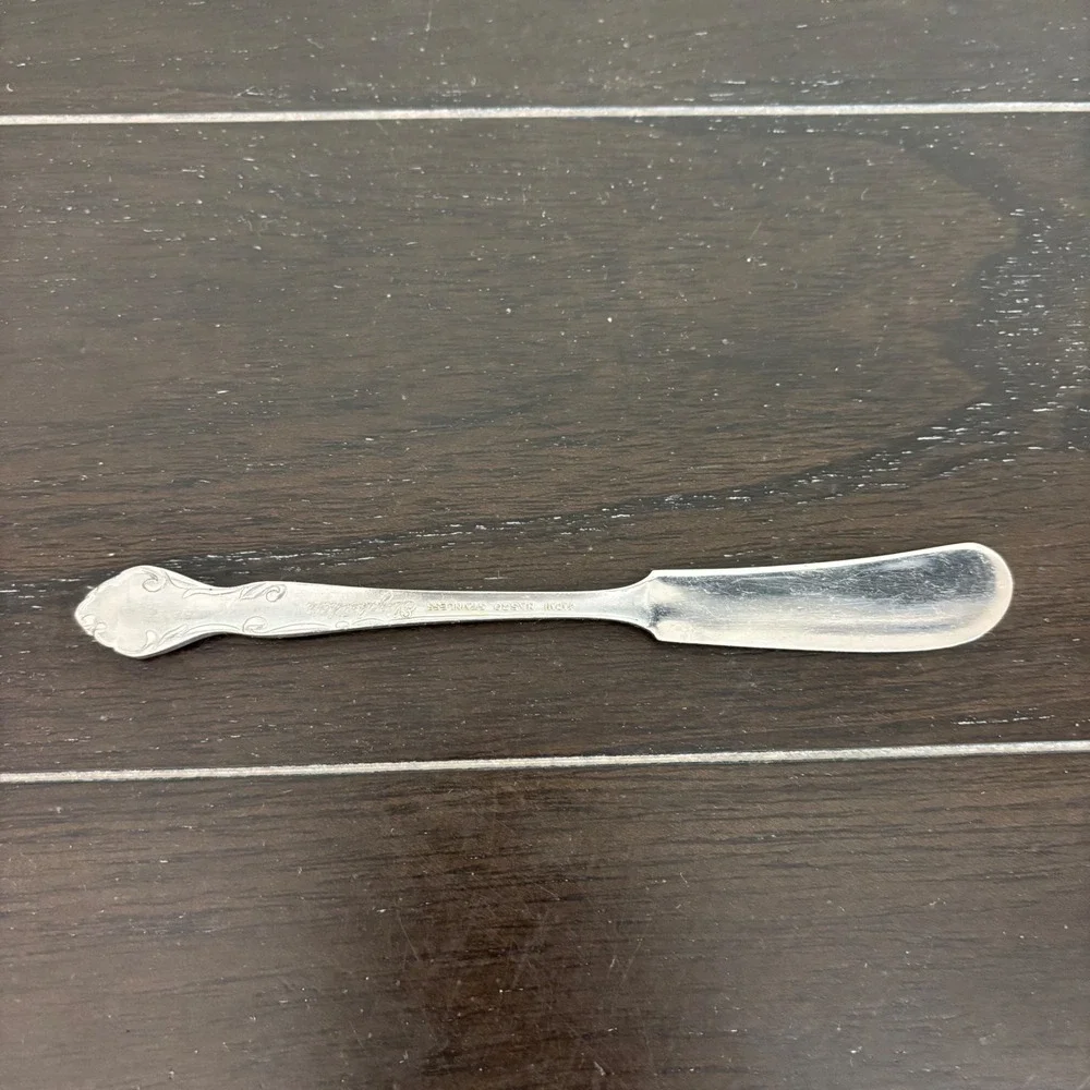 Nasco Elizabethan Stainless Butter Spreader Japan Scroll Handle Flatware Silver